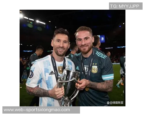 梅西与滕杜卡尔同框合影传奇球星互赠10号球衣展现友谊